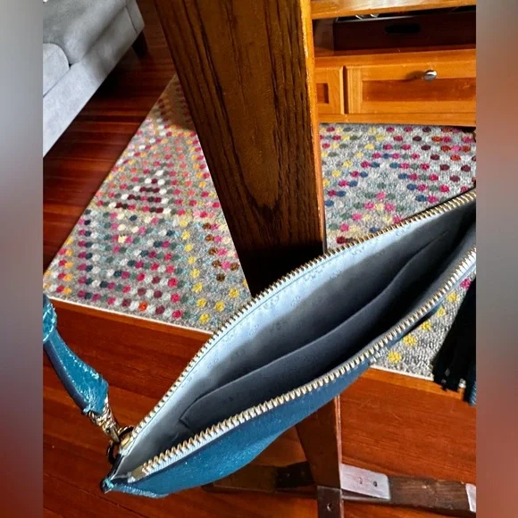 Tory Burch slim crossbody teal with removable tassel fisherman’s bobber tassel - Picture 5 of 6